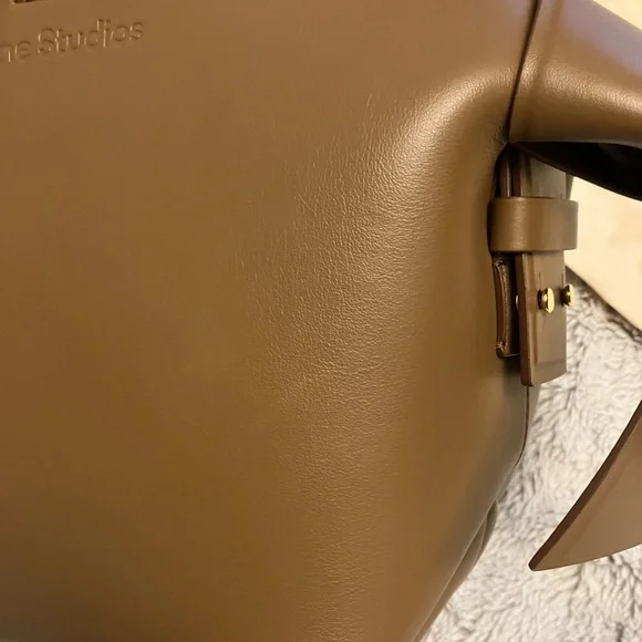 Acne Studios Tan Leather Shoulder Bag - Picture 6 of 9